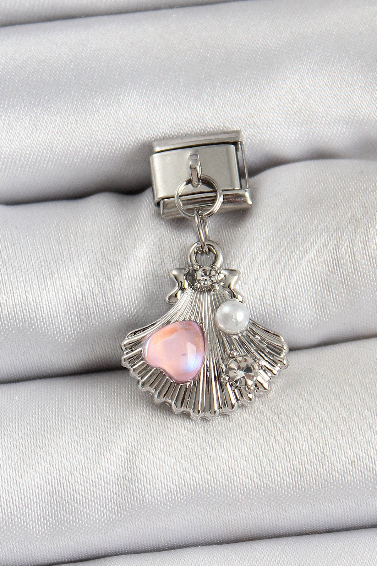 316L Çelik Sallantılı İnci Detaylı İstiridye Model Gümüş Renk Nomination Charm