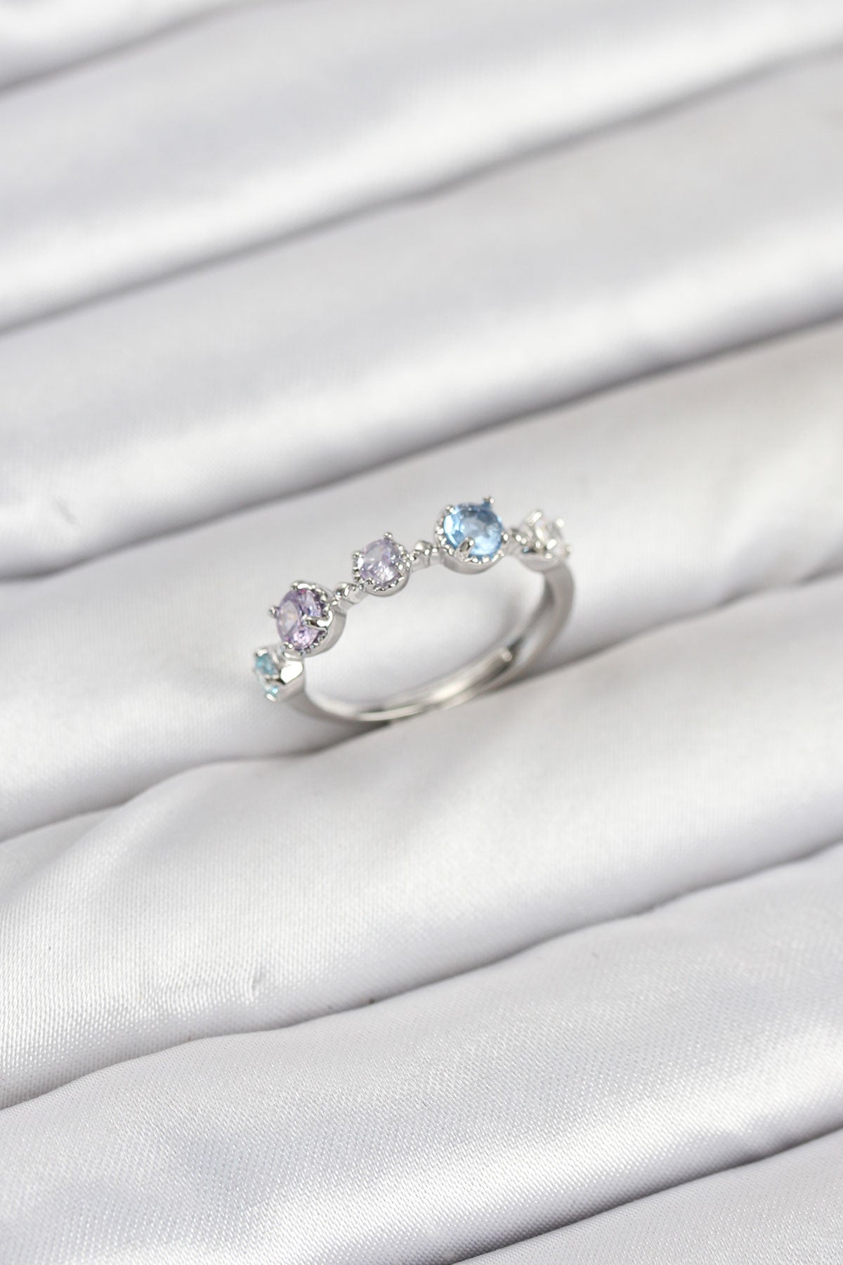 Pirinç Gümüş Renk Renkli Zirkon Taşlı Kadın Yüzük