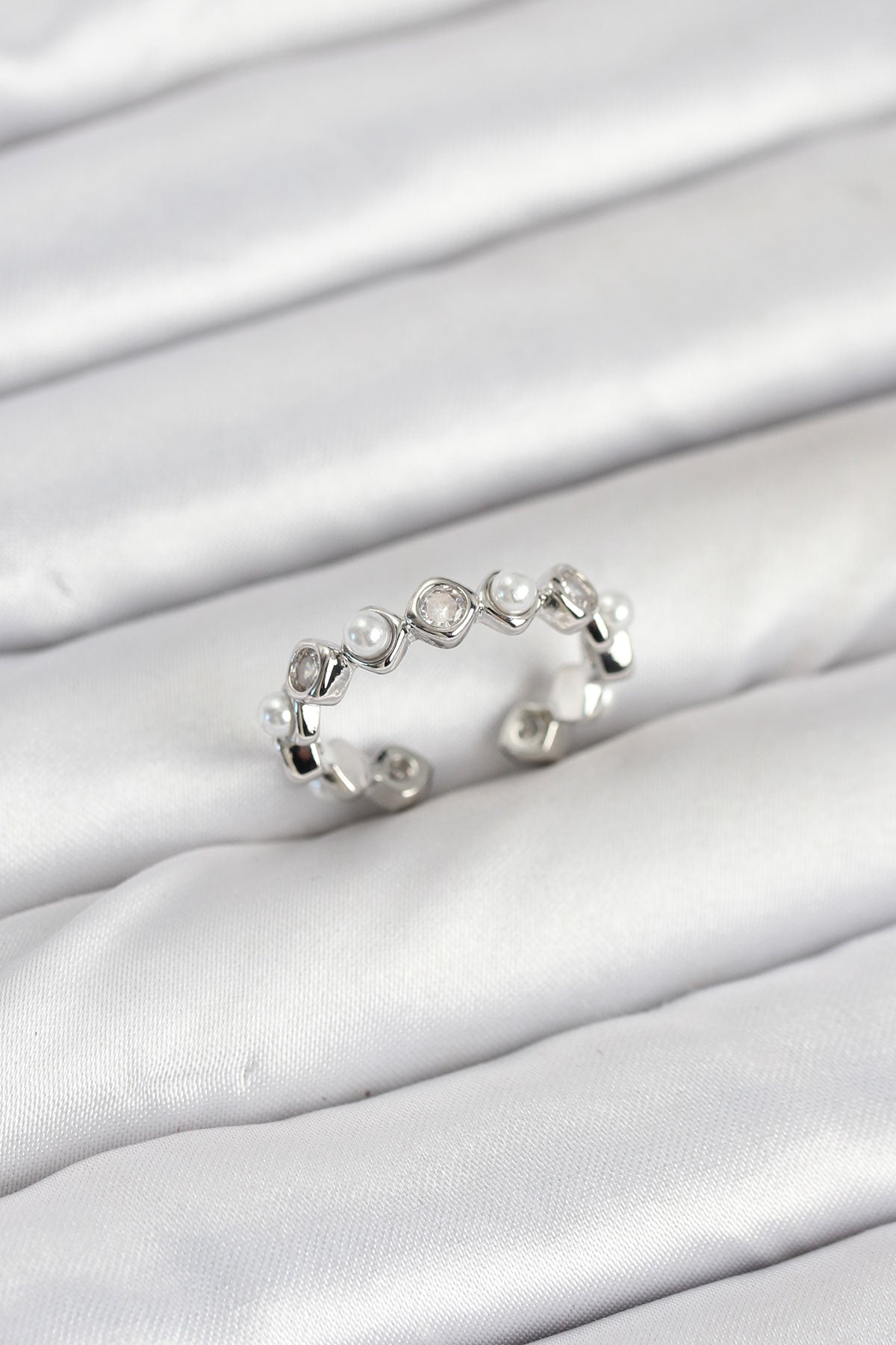 Pirinç Gümüş Renk Zirkon Taşlı İncili Kadın Yüzük