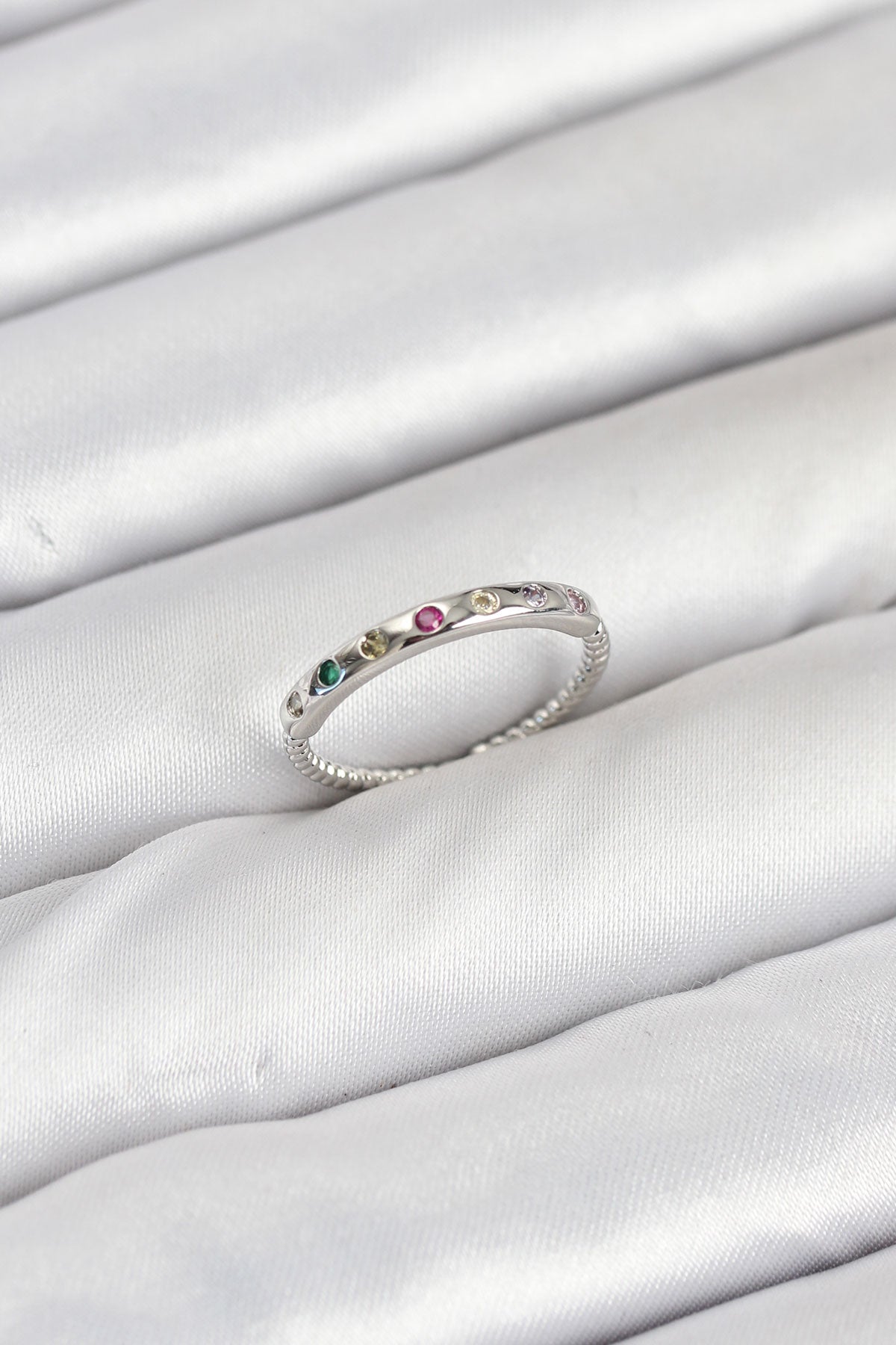 Pirinç Gümüş Renk Renkli Zirkon Taşlı Kadın Yüzük