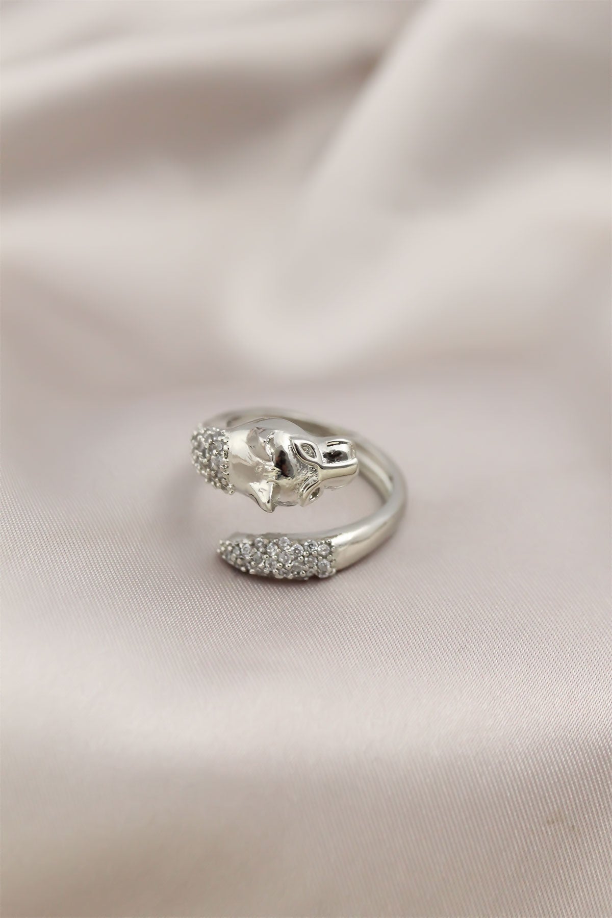 Gümüş Renkli Metal Kaplan Model Zirkon Taşlı Kadın Yüzük