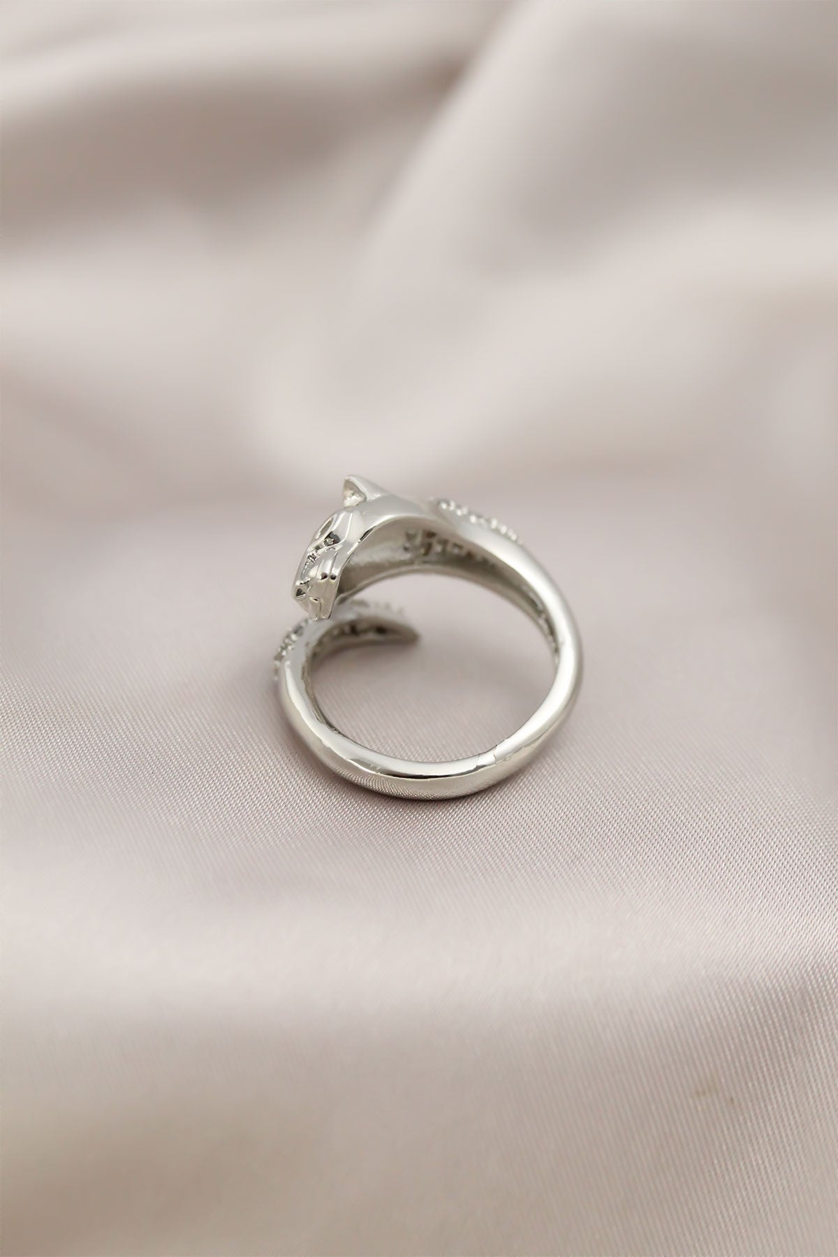 Gümüş Renkli Metal Kaplan Model Zirkon Taşlı Kadın Yüzük