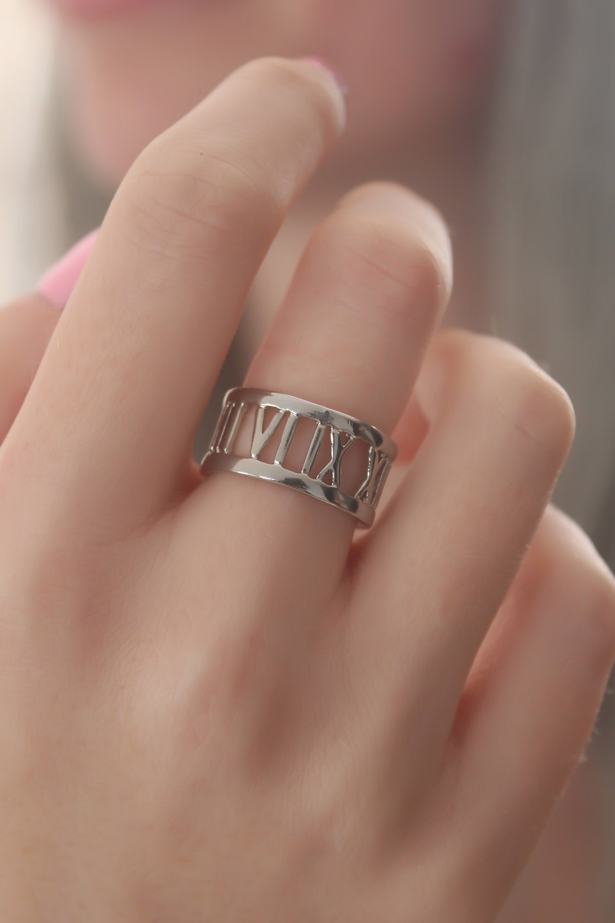 Gümüş Renk Roma Rakam Model Kadın Yüzük