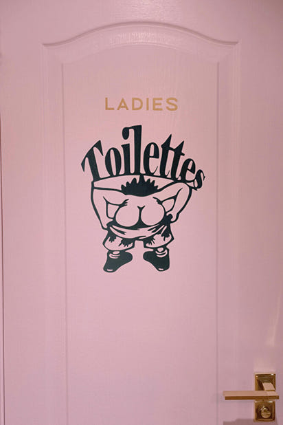 Dekor Tuvalet Wc Eğlenceli Dekorasyon 20 Cm ( Büyük Boy )