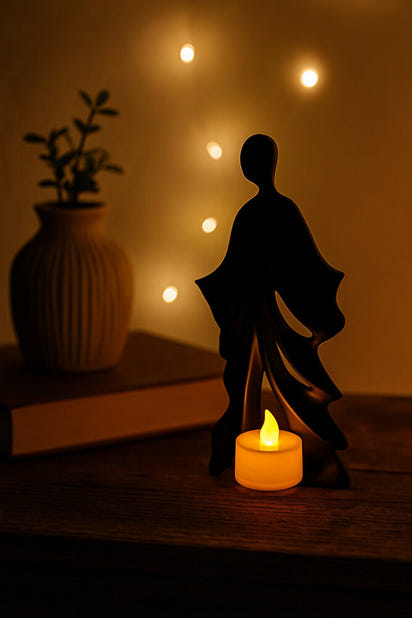 Kadın Figürlü Dekoratif Mumluk, Güç ve Zarafeti Simgeleyen Bohem Tasarım, Reçine, Ev Ofis Dekoru